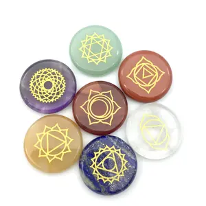 Vendita calda pietra ametista naturale Reiki Balance Healing Crystal 7 inciso Chakra Stone Set