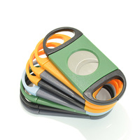 Cutter à cigares double lame en acier inoxydable de calibre 56, manche ovale multicolore, ciseaux en plastique durables pour la vente en gros