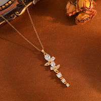 Collier pendentif papillon Gaovo en acier inoxydable plaqué or 18 carats avec chaîne longue et zircon cubique, bijou de mode quotidien pour femme, cadeau