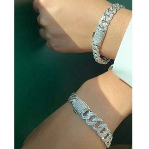 Pulsera de eslabones cubanos de moissanita al por mayor, joyería de lujo de plata de ley 925 para bodas y fiestas, disponible a buen precio - Product Image 2