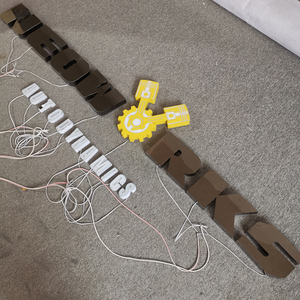 Enseignes rétroéclairées d'extérieur personnalisées avec logo mural en métal 3D Led Halo Enseigne éclairée par des lettres Led avec éclairage latéral Lettre <span class=keywords><strong>de</strong></span> canal - Product Image 2