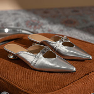 Sandali da donna in <span class=keywords><strong>argento</strong></span> di lusso con tacco basso con motivo leopardato di alta qualità con bottone sottoveste - Product Image 5