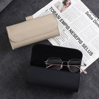 Étui à lunettes de soleil pour pare-soleil de voiture, porte-lunettes en cuir, clip pour pare-soleil, boîte de rangement pour lunettes faite à la main avec fermeture magnétique cachée