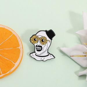 Pin Enamel Badut Pembunuh Kartun Bros Horor untuk Tas Ransel Pakaian Topi Lencana Perhiasan Halloween Hadiah untuk Teman - Product Image 2