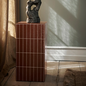 Mesa de Pedestal con Rejilla de Terracota y Hormigón Reforzado con Fibra de Vidrio para Espacios Modernos - Product Image 3
