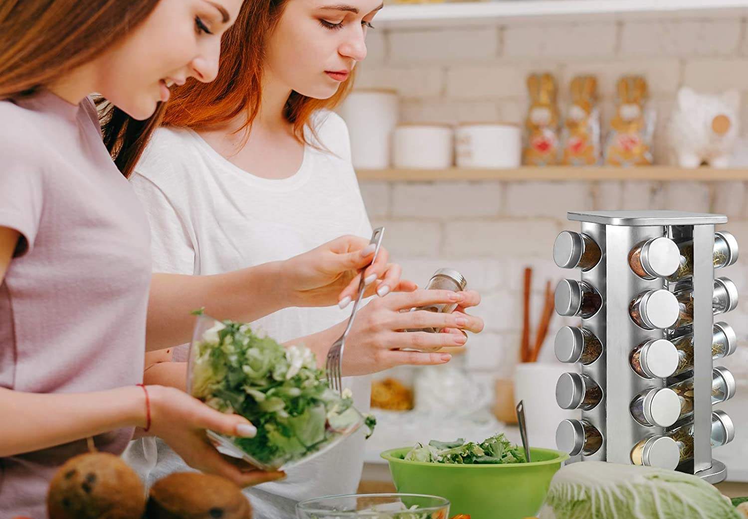 High Quality Kitchen Seasoning Tower Stainless Steel Rotating Spice Rack  with Glass Bottles for Countertop Cabinet Spice Rack