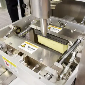 Machine automatique de remplissage de sachets de sauce à pâte de miel gluant liquide deterg