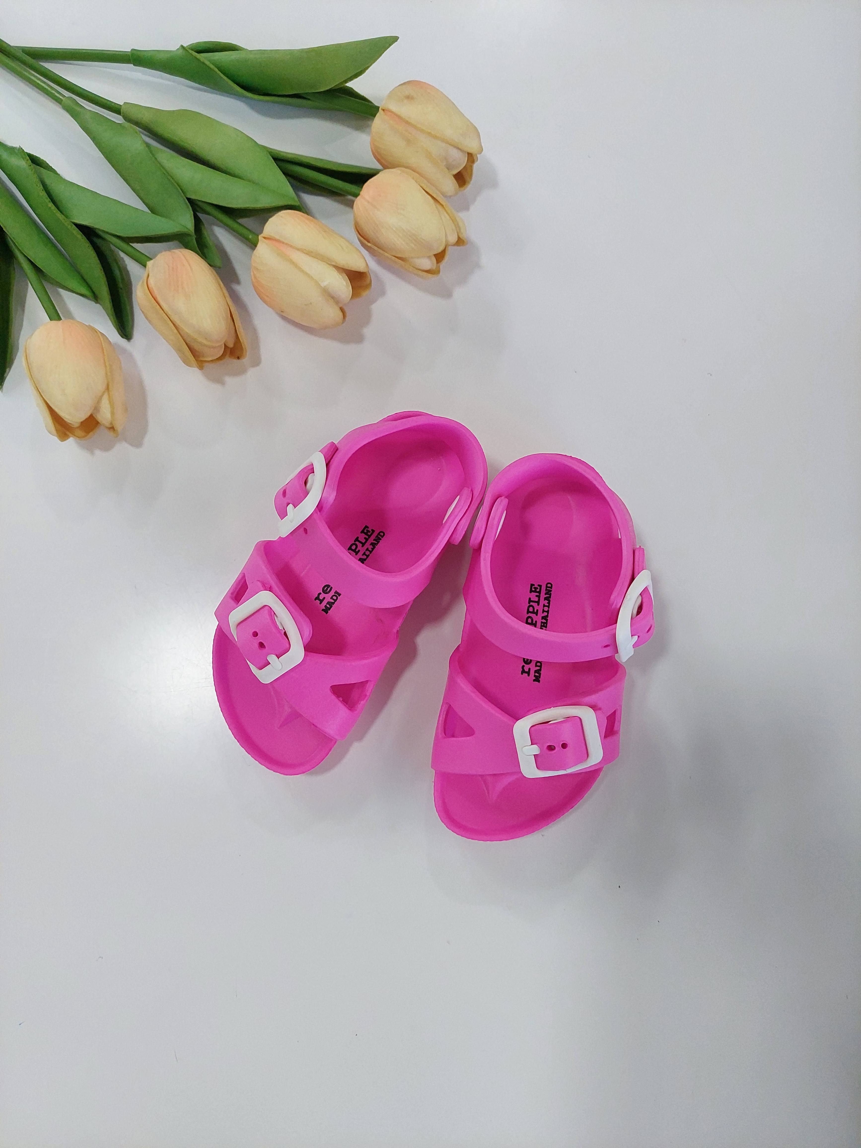 สีชมพูบานเย็น