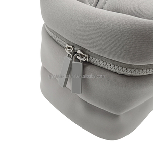 Tùy Chỉnh Neoprene Dây Kéo Xách Tay Mỹ Phẩm Trang Điểm Túi Với Mô Hình Thư Puffy Bong Bóng Pouch Vẻ Đẹp Skincare Lưu Trữ Nhà Vệ Sinh Túi - Product Image 5