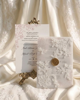 Invitation de mariage vintage avec applique florale en dentelle, impression personnalisée, carte d'invitation en vélin avec sceau de cire pour les invités de mariage
