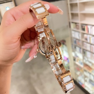 Reloj de Vestir de Lujo para Mujer con Cristales, Correa de Cerámica y Metal, Visualización de Fecha, Reloj de Cuarzo al por Mayor - Product Image 6