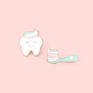 Broche de <span class=keywords><strong>dentiste</strong></span> <span class=keywords><strong>en</strong></span> métal, badge <span class=keywords><strong>en</strong></span> forme de sourire et de sourire personnalisé, pour chapeau de <span class=keywords><strong>dentiste</strong></span>, <span class=keywords><strong>en</strong></span> émail, <span class=keywords><strong>en</strong></span> forme de personnalisé, offre spéciale, livraison directe - Product Image 6
