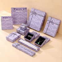 Boîte à bijoux rectangulaire en carton haut de gamme personnalisée, doublure en éponge, structure rigide pour collier, bracelet, bague, emballage cadeau