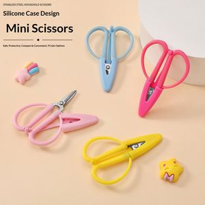 Ciseaux de couture miniatures de couleur personnalisée, super pratiques, pour travaux manuels, portables, sécurisés, tranchants, pour le point de croix et la broderie. - Product Image 5