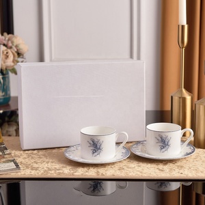 Nuevas Tazas y Platos de Porcelana con Diseño Minimalista Británico de Lirio de los Valles para el Té de la Tarde - Product Image 2