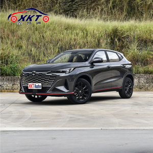 Changan <span class=keywords><strong>X5</strong></span> PLUS <span class=keywords><strong>Pioneer</strong></span> PRO 2026 1.5T DCT, SUV familial spacieux 5 places, en stock et agréé par l'usine au port de Nansha (Blanc/Gris) - Product Image 1