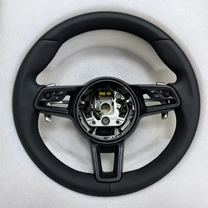 Volante Sportivo per <span class=keywords><strong>Porsche</strong></span> <span class=keywords><strong>918</strong></span> <span class=keywords><strong>Spyder</strong></span> e 718 GT4 RS con Finiture in Carbonio, Accessorio Auto Aftermarket Molto Richiesto - Product Image 3