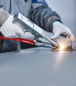 1000w 2000w 3000w 4 In 1 <strong>Laser</strong> <strong>Welding</strong> <strong>Machine</strong> Intelligent Pendulum Head <strong>Welding</strong> Head For <strong>Laser</strong> <strong>Welding</strong> <strong>Machine</strong> - Product Image 3