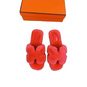 Nouvelles pantoufles décontractées en velours duveteux style fée coréenne 2026 pour femme, avec oreilles de lapin mignonnes et papillon, pour l'extérieur et la chaleur. - Product Image 2