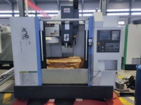 Petite machine cnc vmc640 mini fraiseuse cnc centre d'usinage vertical avec certificat CE