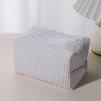 Sac à maquillage personnalisé avec logo, nouveau sac à maquillage en tissu gaufré, sacs cosmétiques portables, étuis en coton avec fermeture éclair, sacs à maquillage pour voyage, cadeau