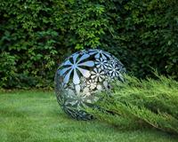 Sculpture de feuille en acier inoxydable poli, sculptée à la main, art moderne, forme irrégulière pour extérieur avec décoration artisanale imprimée