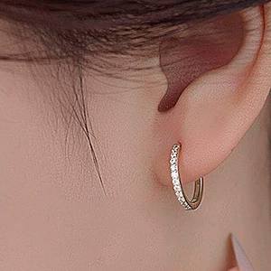 ASTM F136 Titane Demi Anneau CZ Pavé D Forme Articulé Segment <span class=keywords><strong>Clicker</strong></span> Cartilage Corps Piercing Boucle D'oreille Cerceau Nez Cerceau - Product Image 3