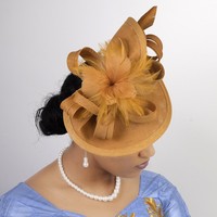 Chapeau Fascinator Fuchsia à franges latérales avec boucle en ruban et fleur pour femme, idéal pour mariage, Ascot, Derby, thé, église, ou événements formels