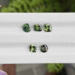 พลอยแซฟไฟร์สีเขียวธรรมชาติแบบหลวม |   แบรนด์โอเอ็ม เจ็มส์ |   ต้นกำเนิดจากอินเดีย |   สำหรับการทำเครื่องประดับ - Product Image 4