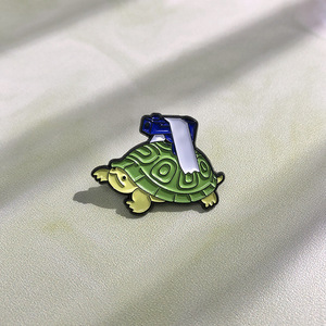Divertidos broches de esmalte de tortuga personalizados con tortuga con pistola, insignias de solapa, joyería de animales, regalo para niños y amigos - Product Image 2