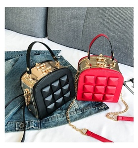 Neue Ankunfts kette Umhängetasche Große Kapazität Retro Rhombus Multifunktion shand tasche für Frauen - Product Image 1