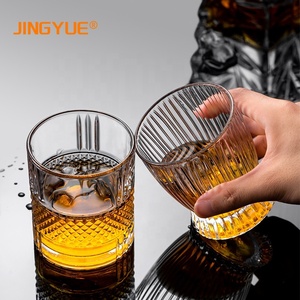 Vaisselle de bar à graver avec Logo personnalisé 315ml 10.7oz, tasse en verre à motif gaufré à l'ancienne pour liqueur, Whisky et Vodka - Product Image 3