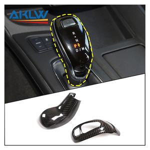 Accessoires d'intérieur en fibre <span class=keywords><strong>de</strong></span> carbone véritable pour le <span class=keywords><strong>pommeau</strong></span> <span class=keywords><strong>de</strong></span> levier <span class=keywords><strong>de</strong></span> <span class=keywords><strong>vitesse</strong></span> <span class=keywords><strong>de</strong></span> la console centrale Cadillac CT5 avec protection <span class=keywords><strong>de</strong></span> décoration du couvre-chef - Product Image 1