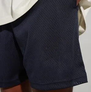 Pantaloncini in poliestere bianco all'ingrosso pantaloncini da uomo in poliestere di alta qualità Design in bianco Logo personalizzato fabbrica inferiore MOQ Shorts per gli uomini