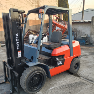 Chariot élévateur diesel Toyota 3 tonnes, modèle 2024, hauteur de levage 3m, garantie 1 an, état d'occasion - Vente chaude - Product Image 6