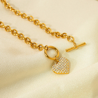 Collier tendance pour femme en acier inoxydable plaqué or PVD avec chaîne à maillons, pendentif cœur et fermoir OT en zircon cubique 5A – Idéal pour un anniversaire