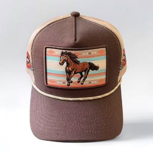 Sombrero de sol con visera rígida y ala ancha, ideal para cabezas grandes, que estiliza el rostro. Bordado personalizado de alta calidad. - Product Image 6