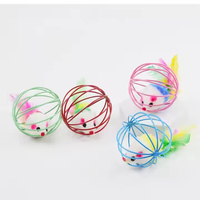 Vente en gros de jouets pour chats d'intérieur mignons et colorés boules de souris en peluche de style amusant caractéristiques durables avec plumes pour amis félins