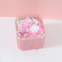 Boîte à bijoux avec roses éternelles, rose éternelle gravée, cadeau de luxe pour maman, grand-mère pour la fête des mères, cadeau parfait pour femme