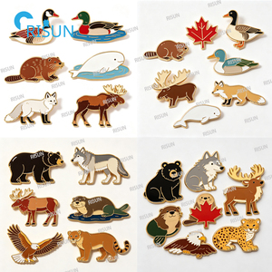 Imán de nevera, insignia, broche, pin esmaltado y pin de solapa personalizados de Canadá con motivos de Oso polar canadiense, Castor, Oso Kermode, Caribú, Ganso y Alce - Product Image 1
