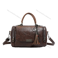 Tas Boston Kulit PU Vintage dengan Gantungan Rumbai, Tali Selempang yang Dapat Disesuaikan, Tas Bahu untuk Wanita, Ringan dan Praktis
