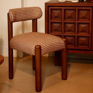 Sedia da Pranzo di Design Antico con Schienale Semplice, Finitura in Frassino Vintage di Lusso, Imbottitura Morbida per Soggiorno e Arredamento Casual - Product Image 2