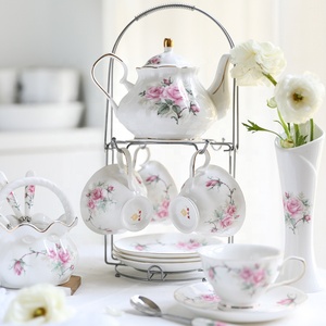 Set <span class=keywords><strong>da</strong></span> Tè Pomeridiano in Porcellana Europea Classica Vintage con Tazza, Piattino e Teiera, Regalo di Nozze - Product Image 1