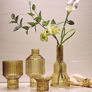 Vase en verre à motif vertical de style européen avec un grand ventre - Product Image 1