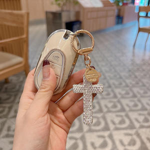 سلسلة مفاتيح جديدة من الطين متقاطعة مع الكاثوليكية الدينية مع الماس حقيبة إبداعية تصميم قلادة أنيقة سلسلة مفاتيح للسيارة - Product Image 2