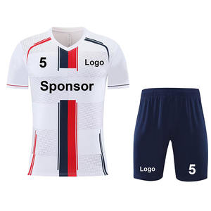 Nome personalizzato all'ingrosso Logo 100% poliestere Kit uniforme da <span class=keywords><strong>uomo</strong></span> rosso magliette da allenamento <span class=keywords><strong>pantaloncini</strong></span> a buon mercato sublimazione servizio OEM - Product Image 2