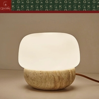 Table d'appoint de salon GOLDKING en travertin beige, lampe à bol arrondi, abat-jour en verre givré, lumière chaude, fabrication OEM ODM directe d'usine