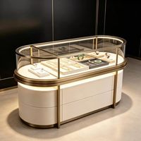 Vitrine à bijoux robuste et écologique avec éclairage LED, dimensions personnalisables, construction durable, matériaux recyclables
