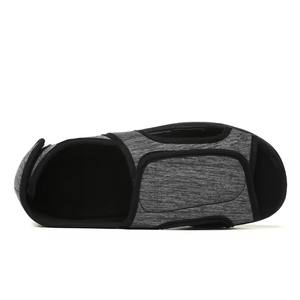 Chaussons confortables personnalisables à bout ouvert <span class=keywords><strong>pour</strong></span> femmes et <span class=keywords><strong>hommes</strong></span> chaussures d'intérieur <span class=keywords><strong>pour</strong></span> diabétiques en mousse à mémoire de forme souple avec pieds larges en peluche réglables - Product Image 2