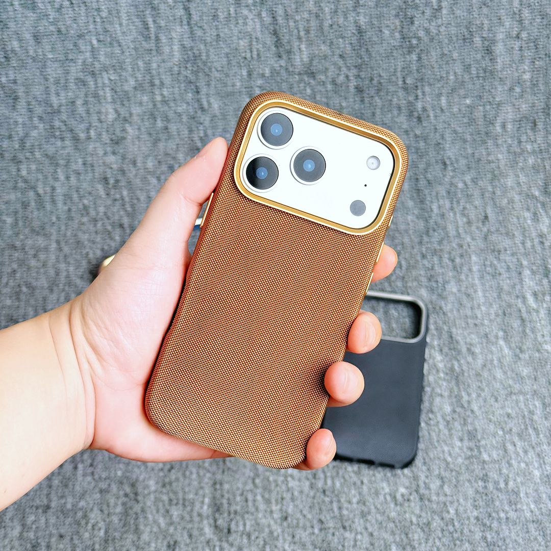 สีน้ำตาล